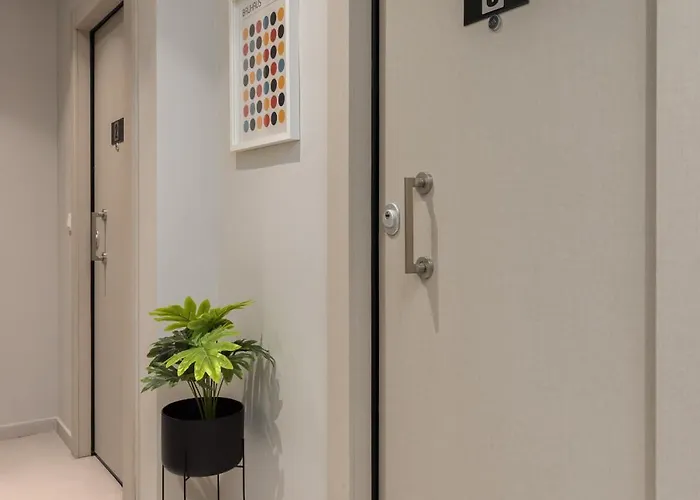 Cozy By Nest Apartment